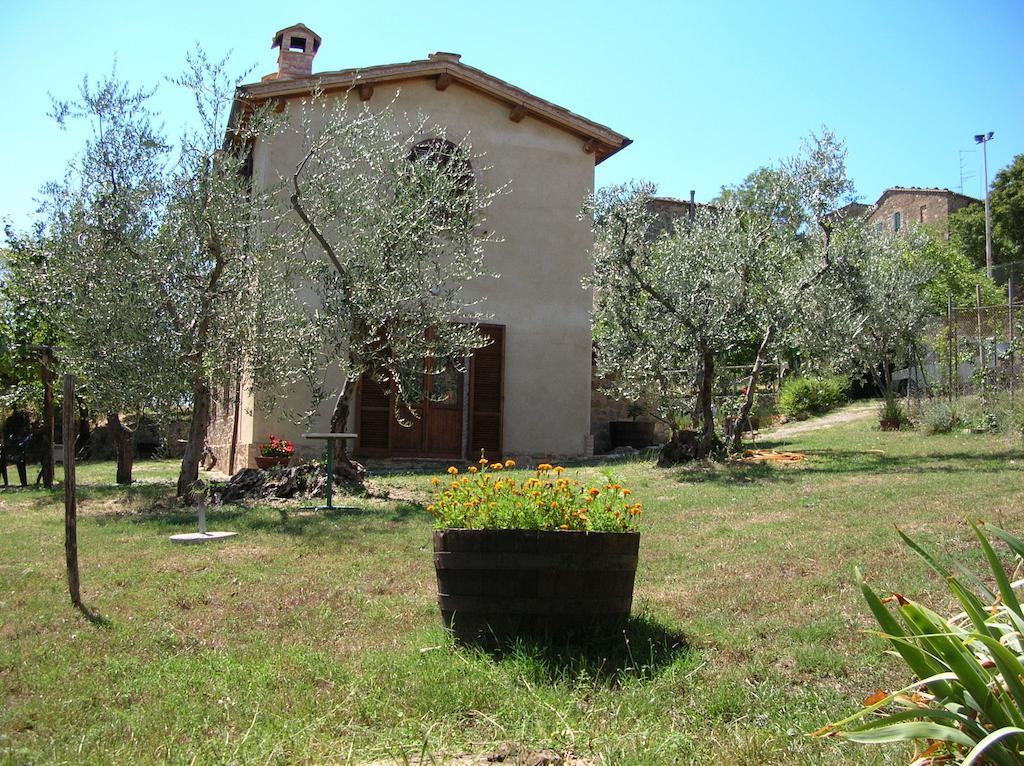 Casa Vacanze Porta Vecchia Montalcino Habitación foto